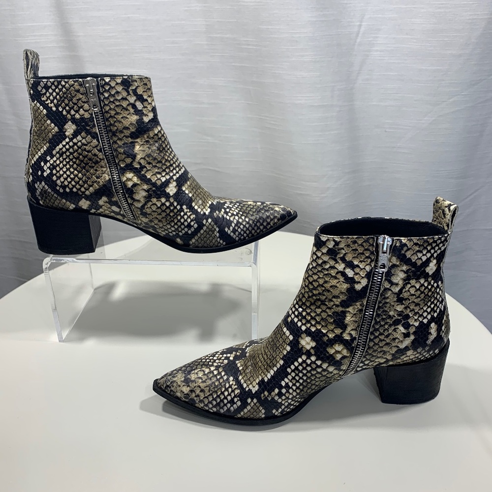 Everlane The Boss Boot Bootie in Snakeskin - Picture 2 of 6